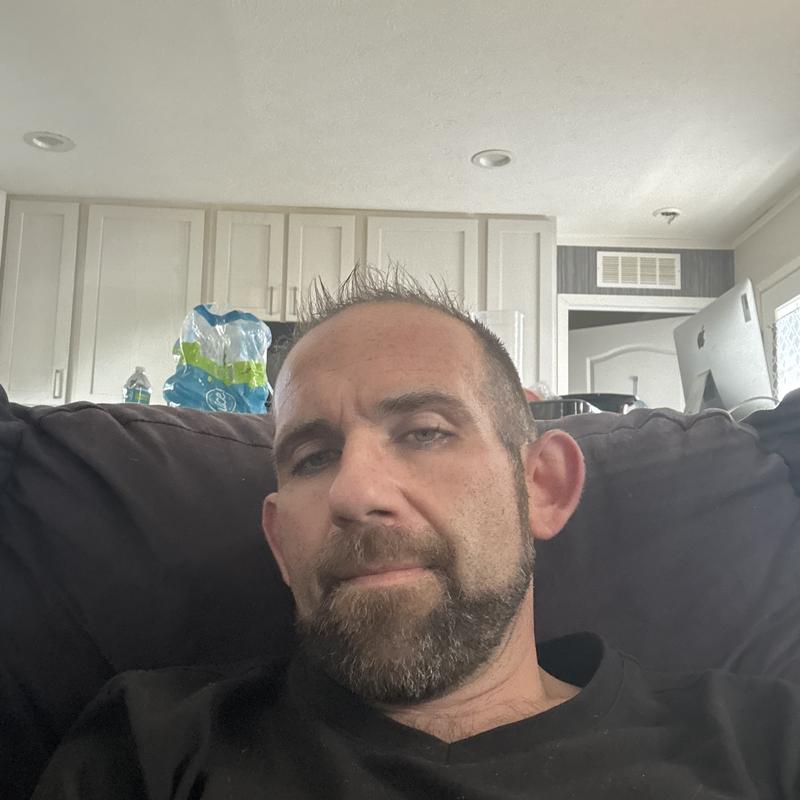 https://images.reputablerooms.com/processed/72468/profile/494d96f9-fc49-4c5f-9bdc-79764b53c924.jpeg