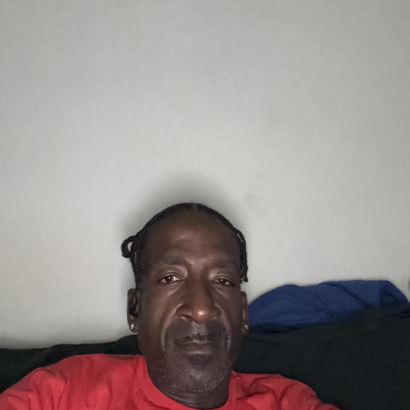 https://images.reputablerooms.com/processed/72469/profile/37b8d5db-7c7e-4f23-9a1d-9a06165d609e.jpeg