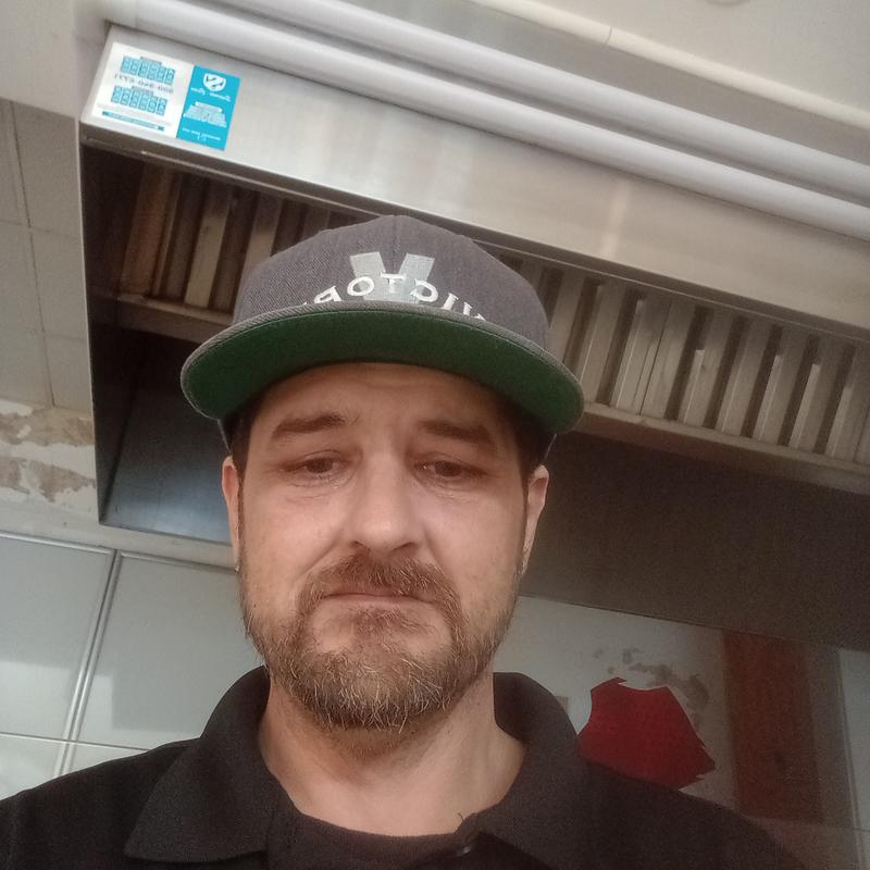 https://images.reputablerooms.com/processed/72677/profile/81294835-6702-4145-9141-507371237ae9.jpeg