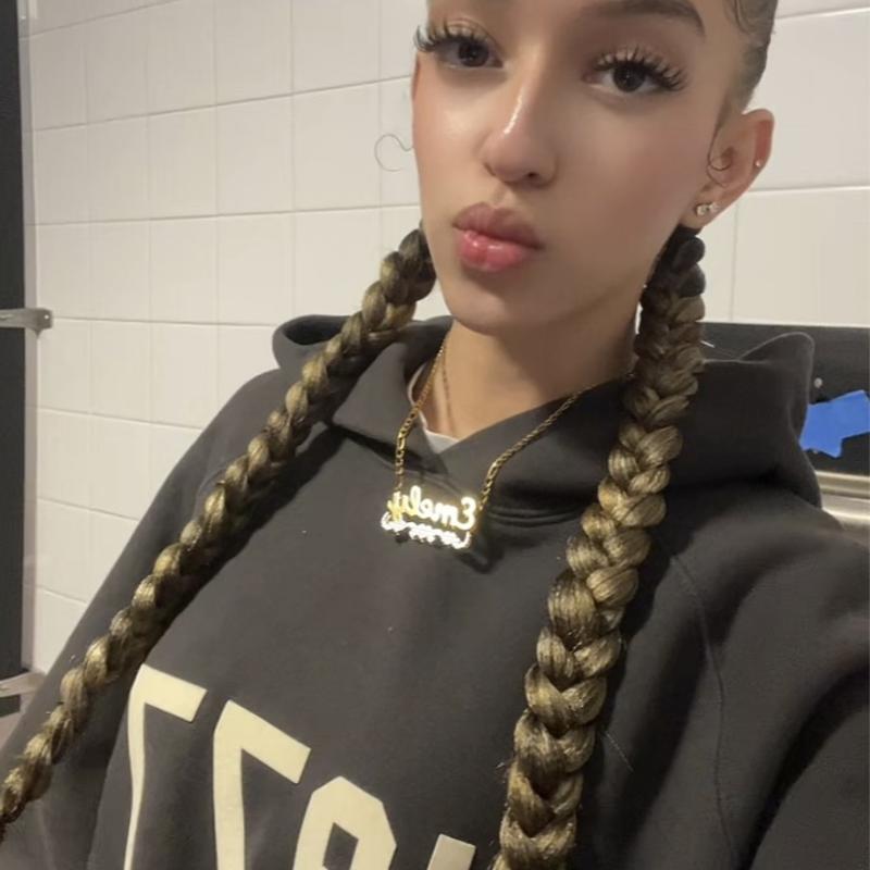 Profile image for Emely E