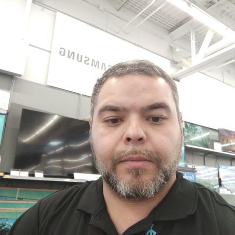https://images.reputablerooms.com/processed/73099/profile/67bcb364-9e71-4062-8ebb-46cdd38c389f.jpeg