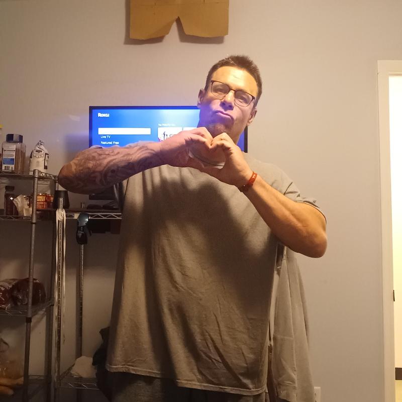 https://images.reputablerooms.com/processed/73316/profile/ea4eeaec-a964-4303-9e07-d79aca288f1d.jpeg