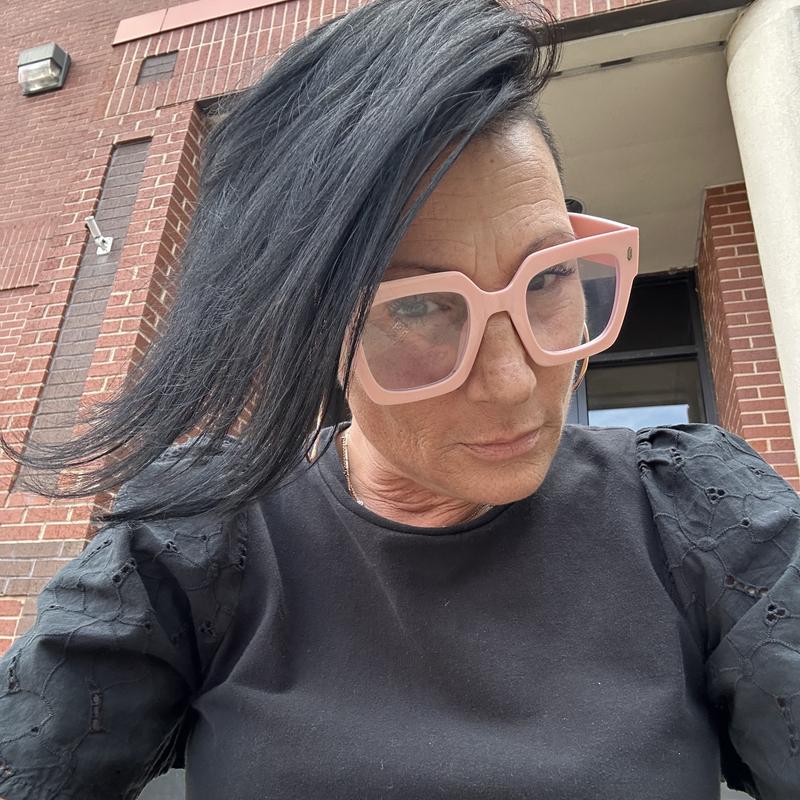 Profile image for Elizabeth  M