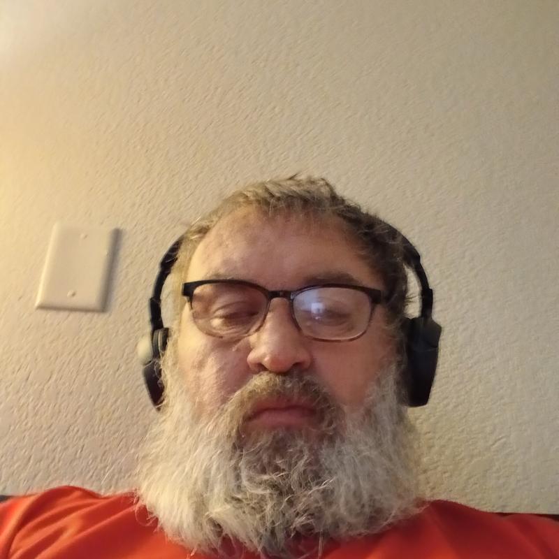 https://images.reputablerooms.com/processed/74089/profile/c1c547be-5e92-4def-be73-9888418d805b.jpeg