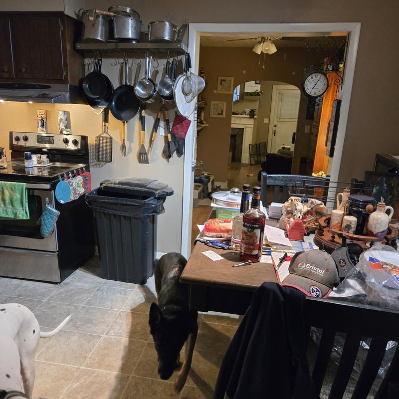 Listing photo 2 of 11