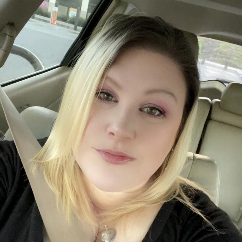 Profile image for Lindsey L