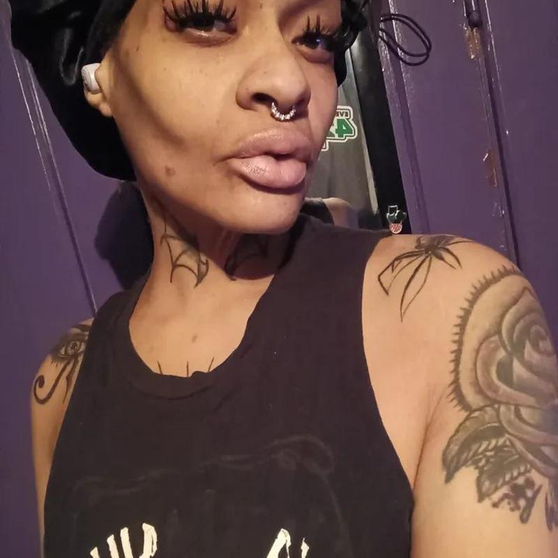 Listing photo 2 of 3