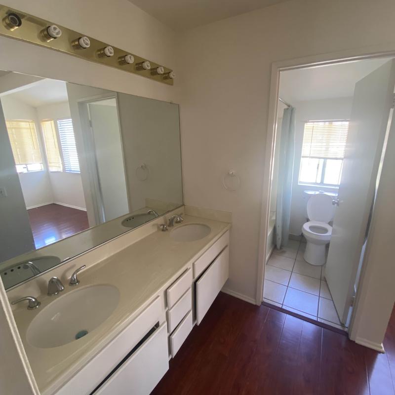 Listing photo 4 of 5