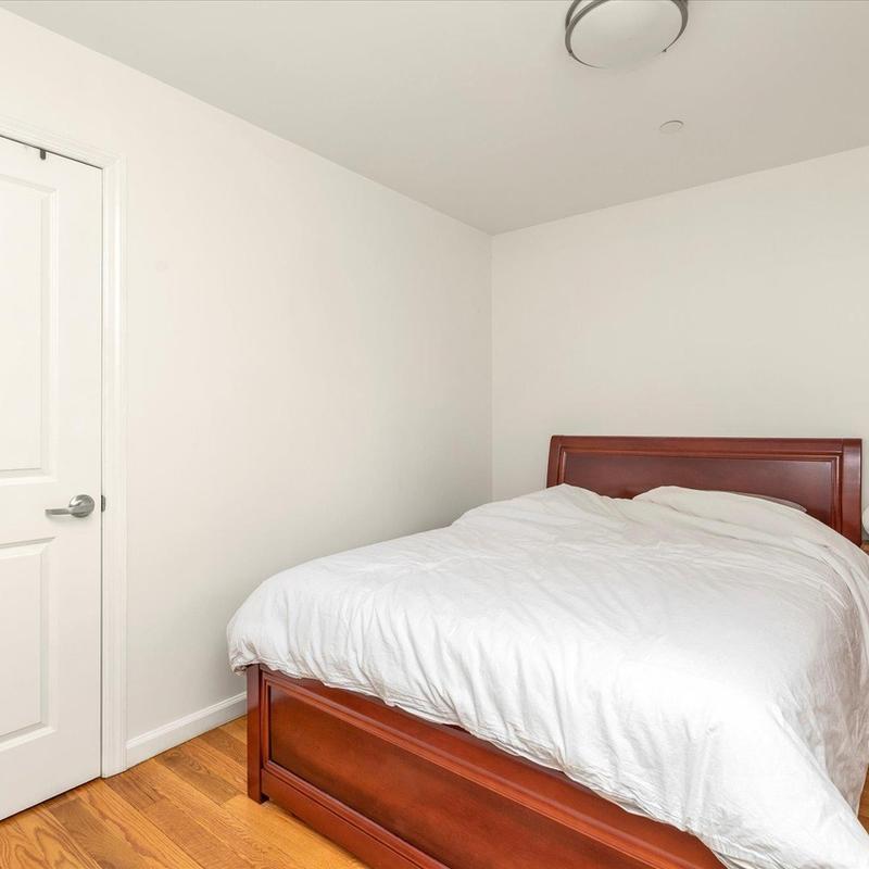 Listing photo 4 of 8