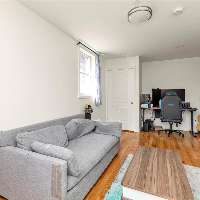 Listing photo 5 of 8