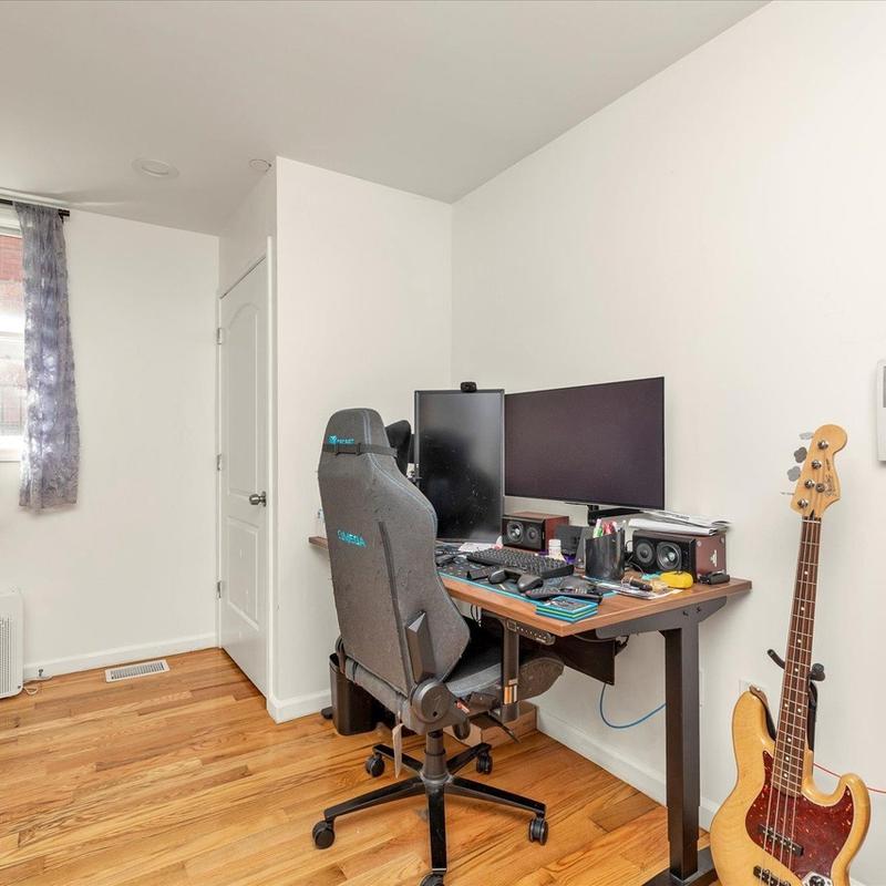 Listing photo 7 of 10