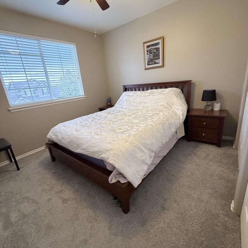 Listing photo 4 of 5