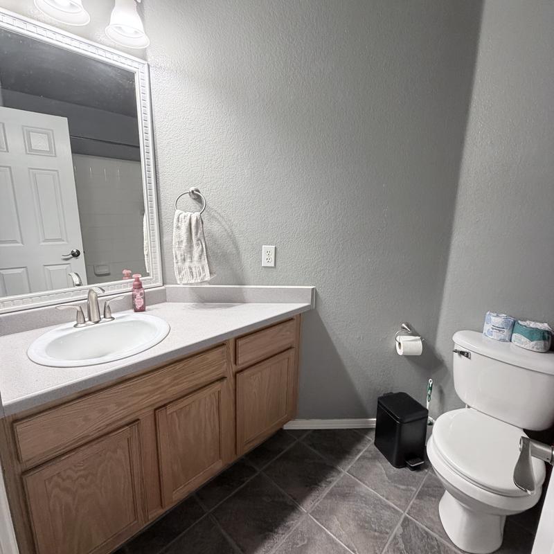 Listing photo 3 of 5