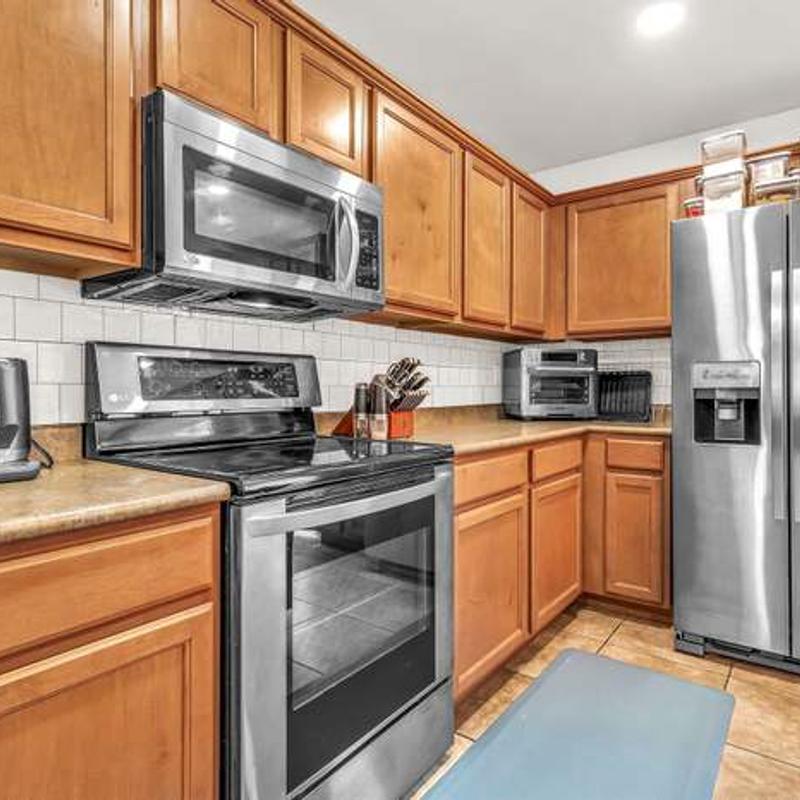 Listing photo 5 of 11