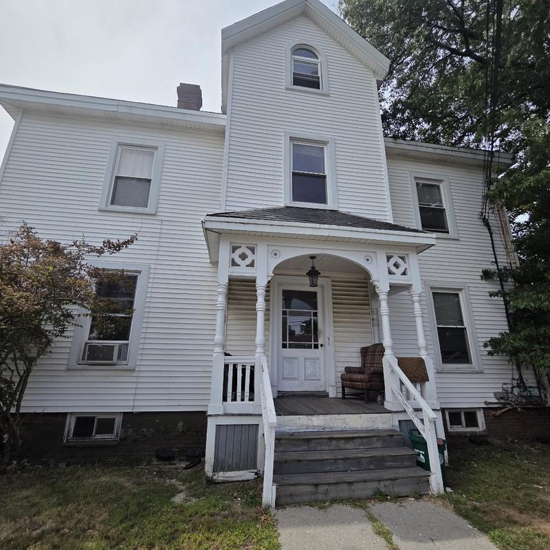 Listing photo 5 of 8