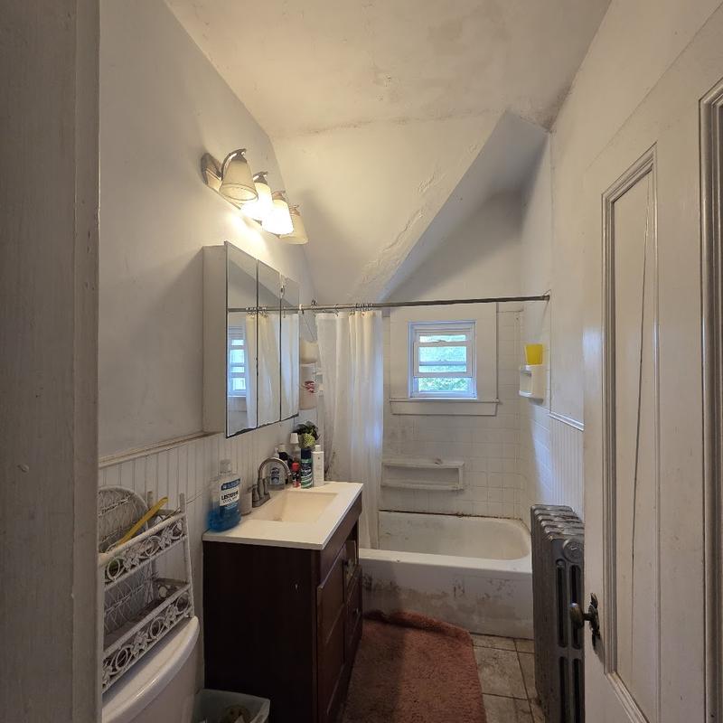 Listing photo 7 of 8