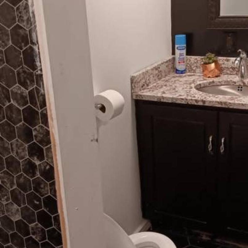 Listing photo 2 of 10