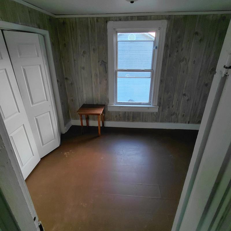 Listing photo 3 of 8