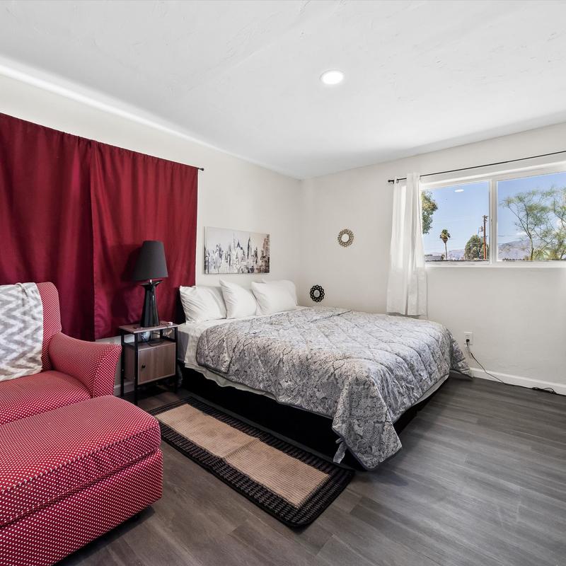 Listing photo 3 of 10