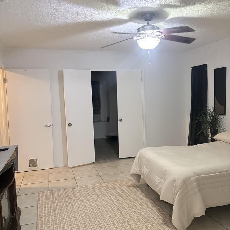 Listing photo 9 of 11