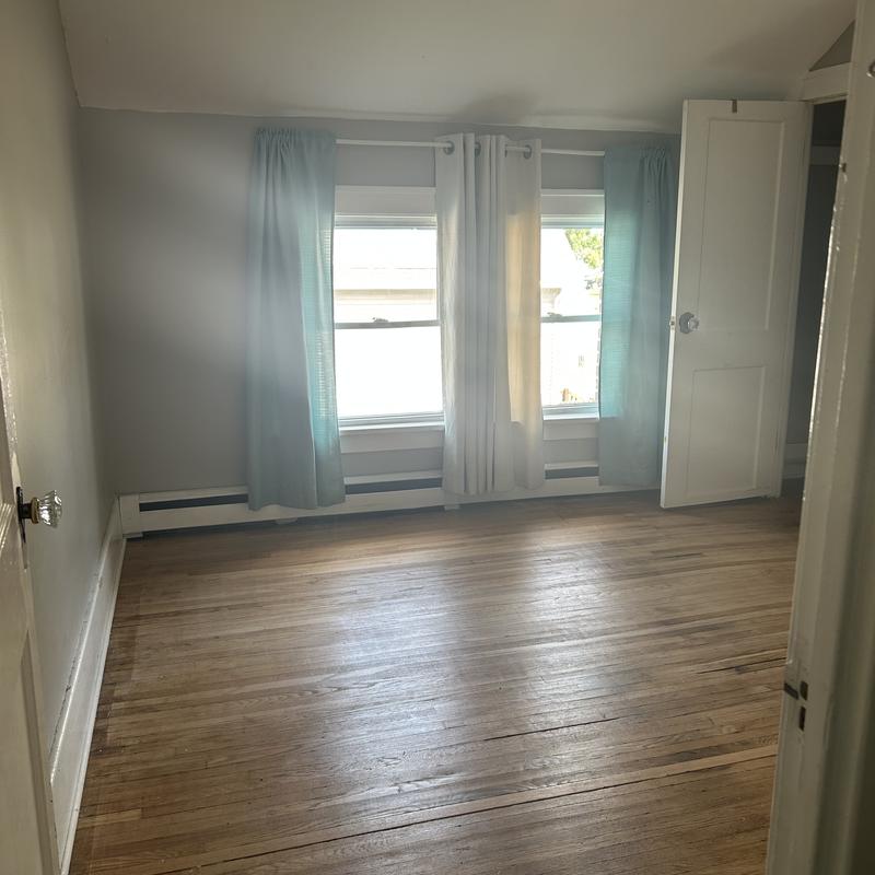 Listing photo 3 of 5