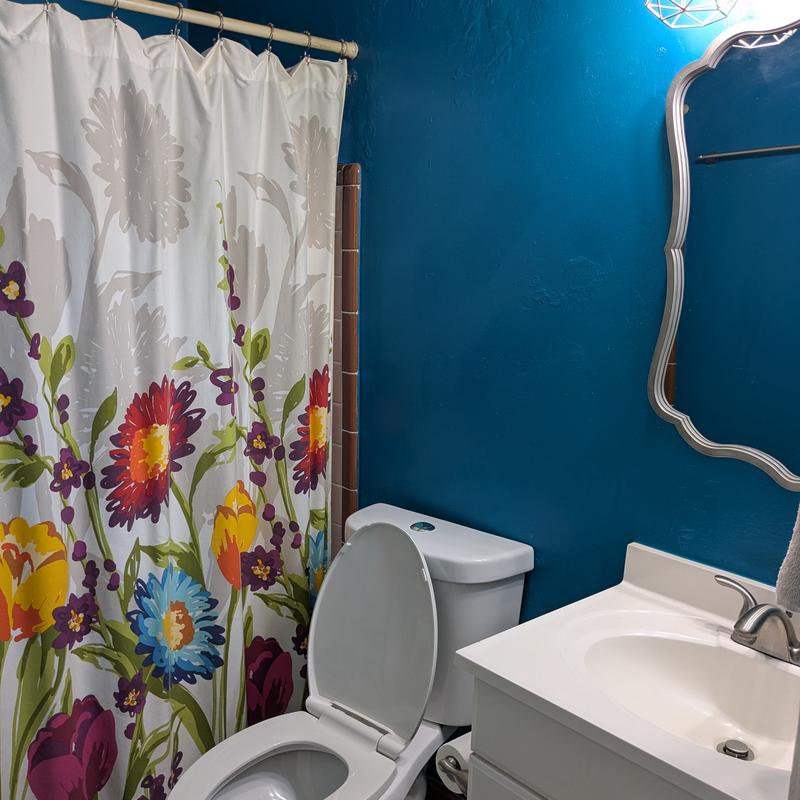 Listing photo 2 of 9