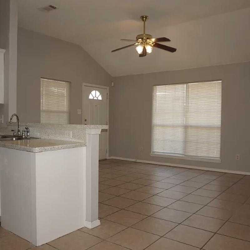 Listing photo 8 of 10