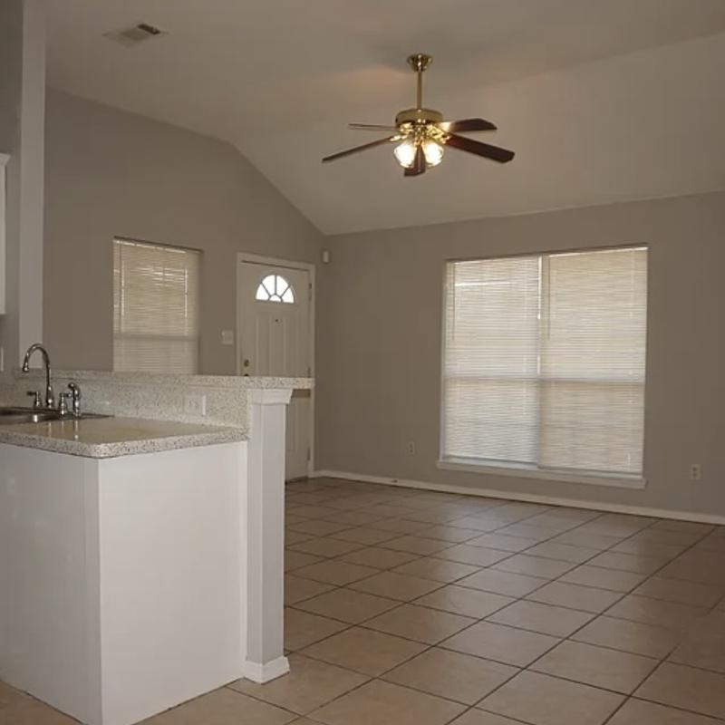 Listing photo 7 of 10