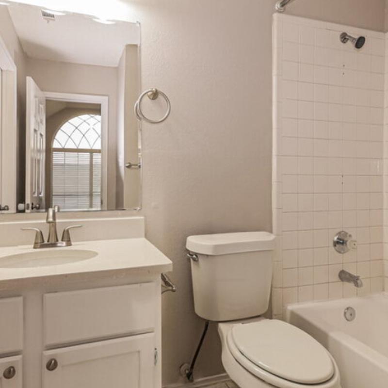 Listing photo 3 of 10