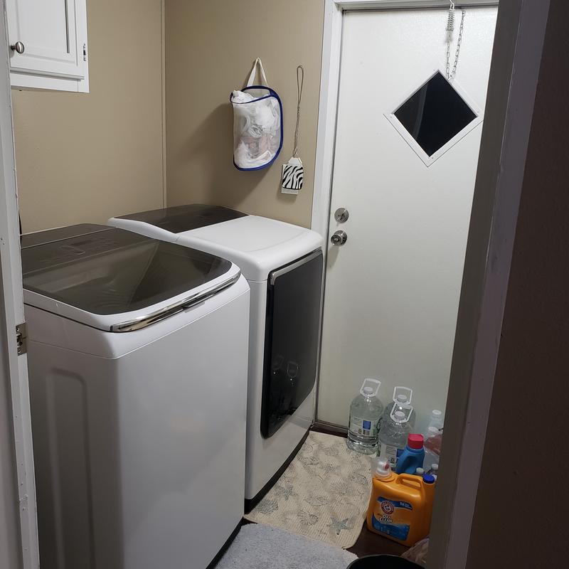 Listing photo 2 of 8