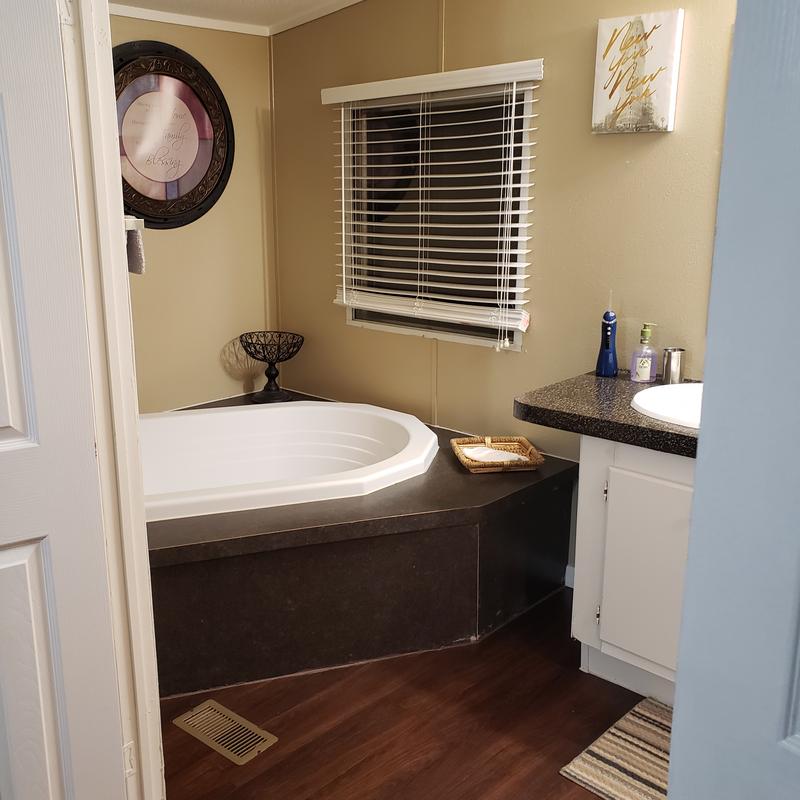 Listing photo 5 of 8