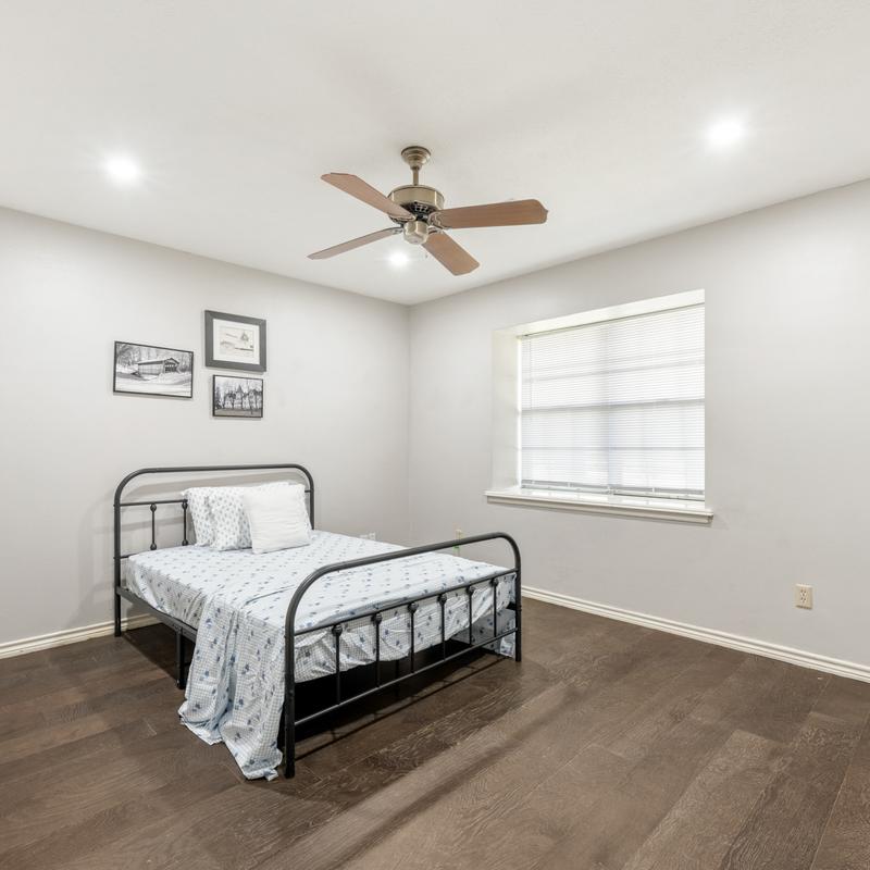 Listing photo 7 of 10