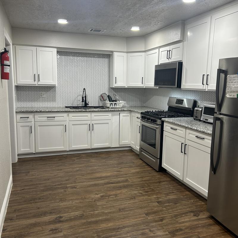 Listing photo 5 of 8