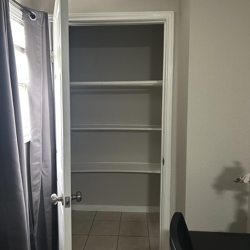 Listing photo 4 of 8