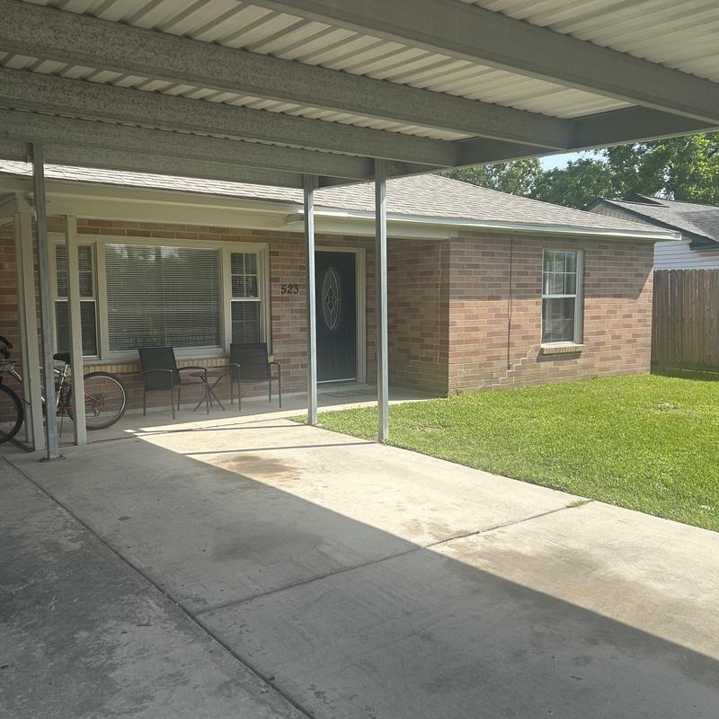 Listing photo 3 of 8