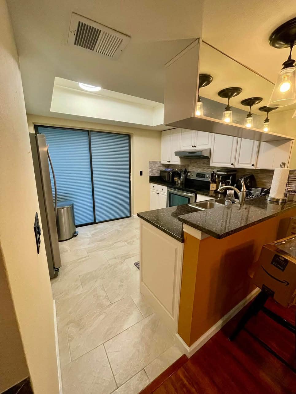 Listing photo 4 of 6