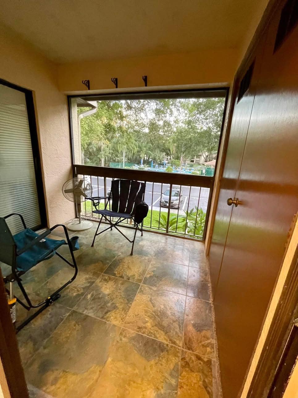 Listing photo 5 of 6