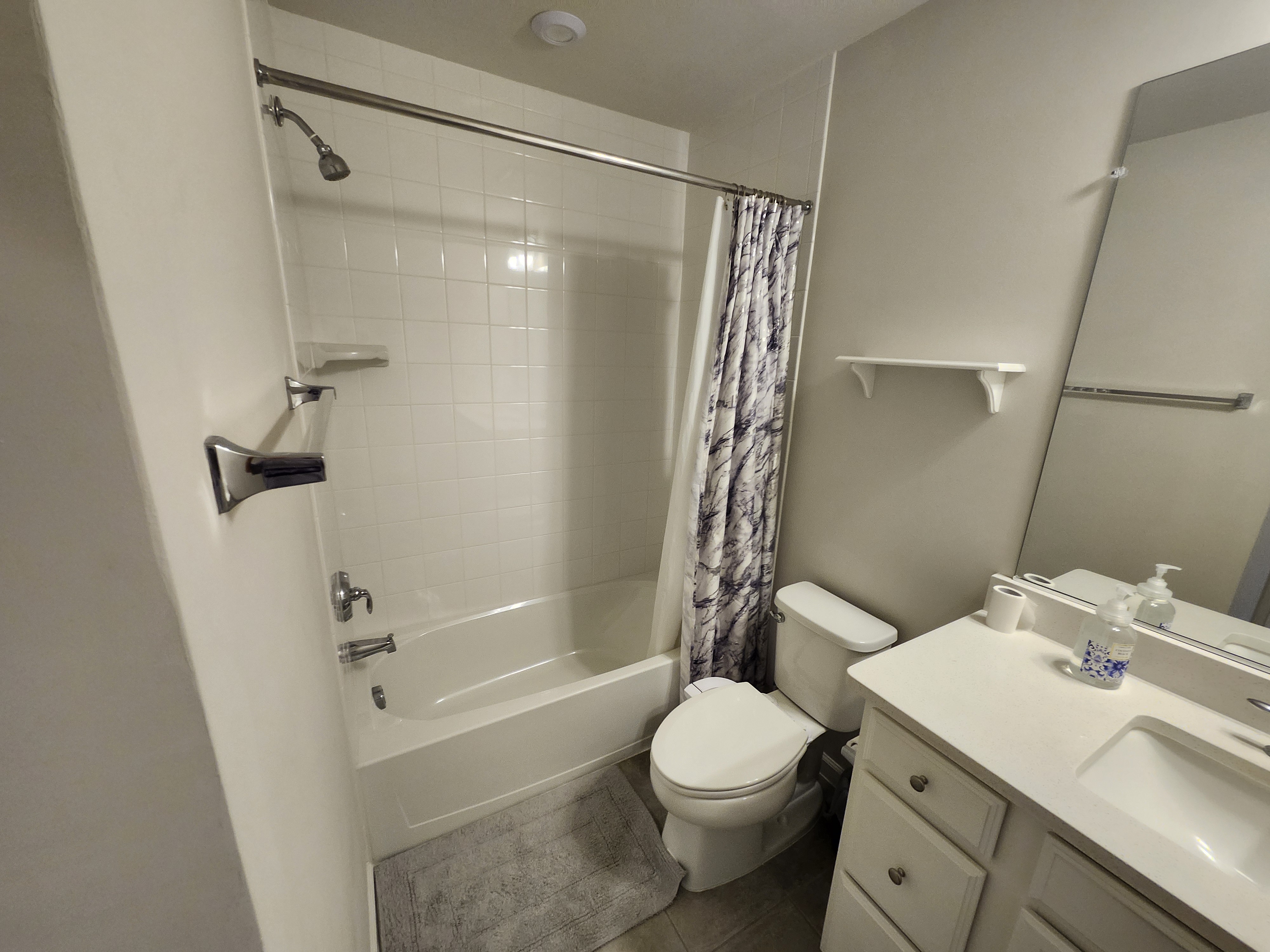 Listing photo 4 of 6